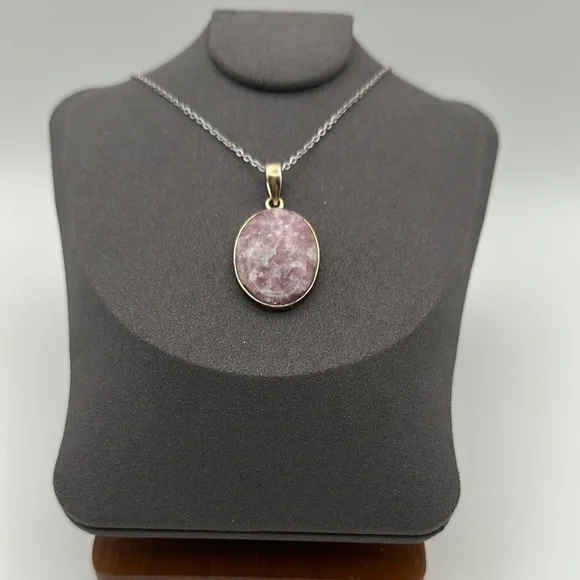 Oval Sparkling Pink Tourmaline Quartz Pendant in Silver 925 Setting on Chain - Picture 2 of 15
